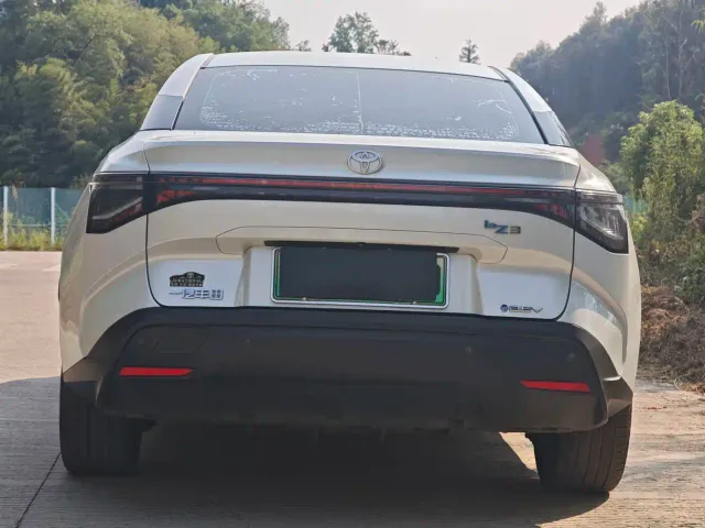 Toyota bZ3 — Фото автомобиля 5