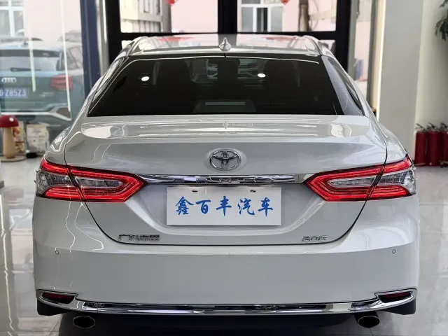 Toyota Camry — Фото автомобиля 9