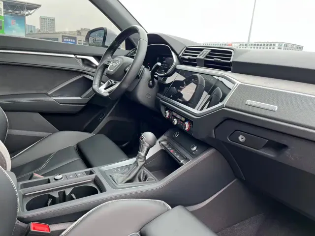 Audi Audi Q3 2024 35 TFSI Fashion Sport — Фото автомобиля 7