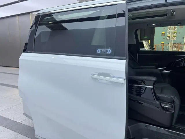 GAC Trumpchi M8 — Фото автомобиля 17
