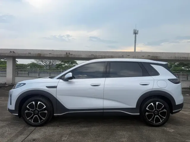 BYD Seal 05 DM-i — Фото автомобиля 5