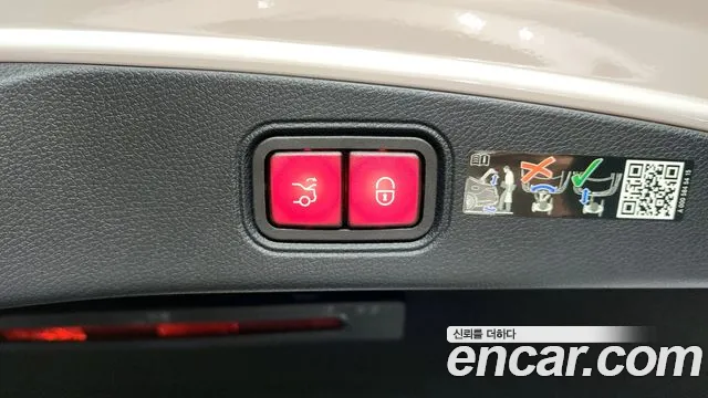 Mercedes-Benz E-Class — Фото автомобиля 20