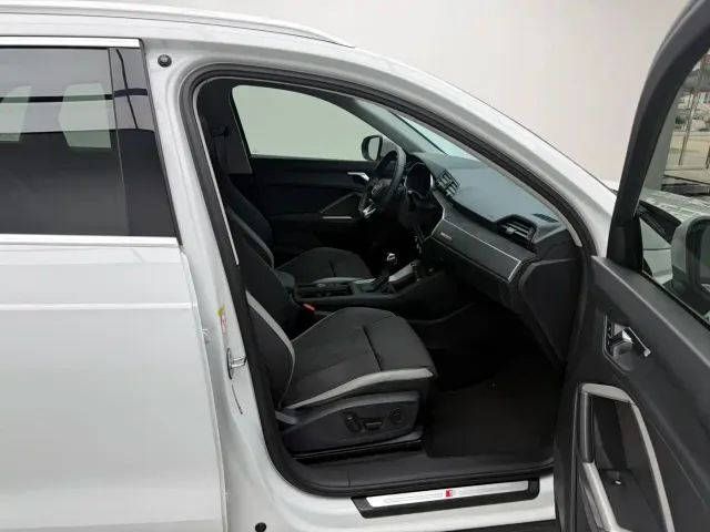 Audi Q3 — Фото автомобиля 12