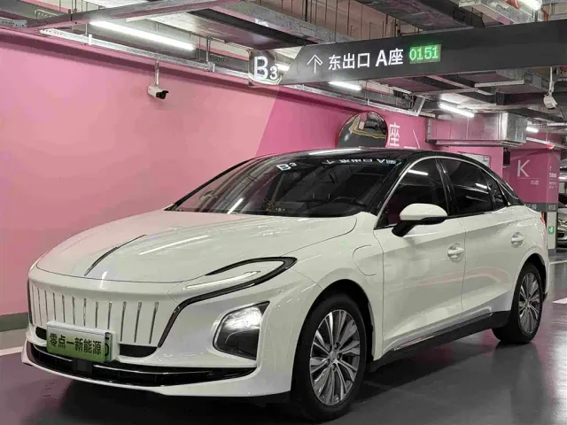 Фотография автомобиля — Hongqi E-QM5