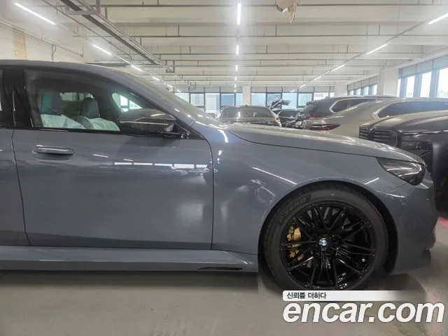 BMW M5 — Фото автомобиля 11