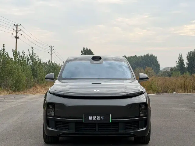 Li Auto L9 — Фото автомобиля 6