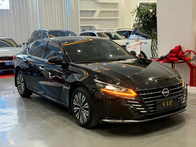 Nissan Teana — Фото автомобиля 3