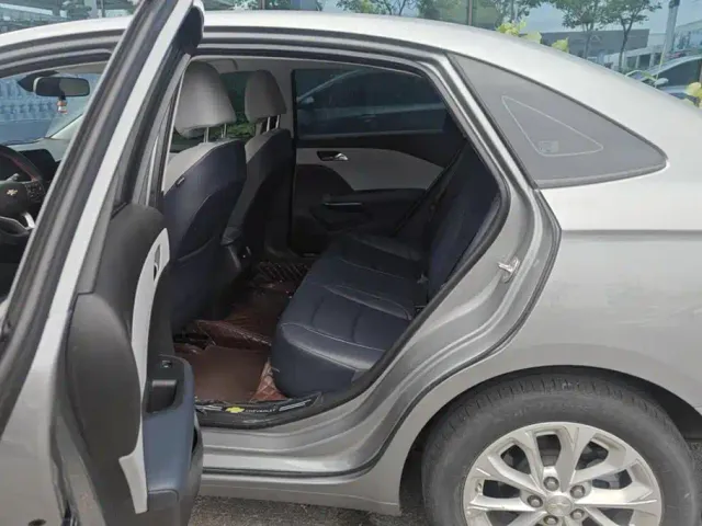 Chevrolet Monza — Фото автомобиля 11