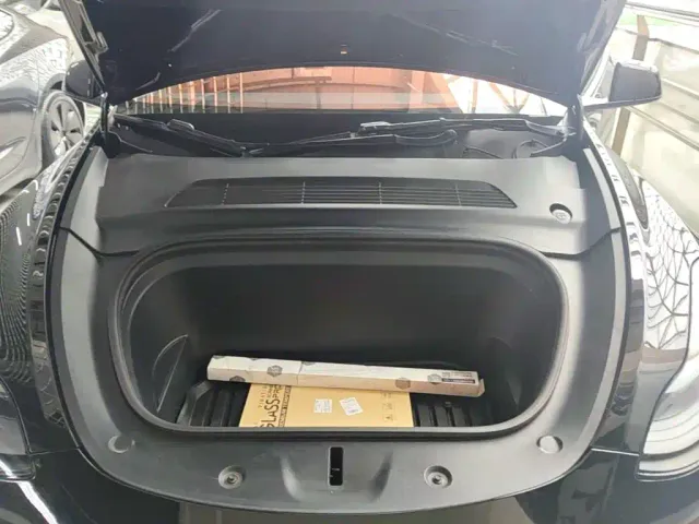Tesla Model Y — Фото автомобиля 19