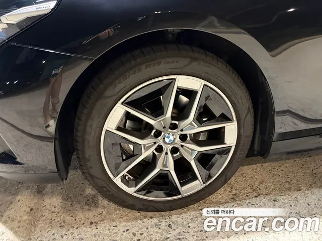BMW 5 Series G60 — Фото автомобиля 5