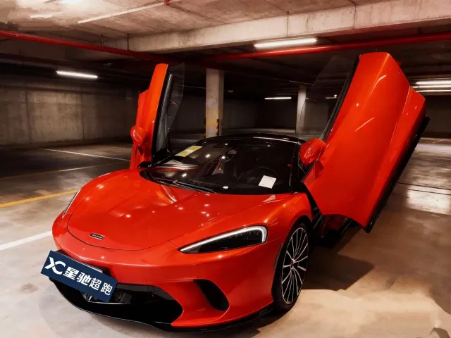 Фотография автомобиля — McLaren GT