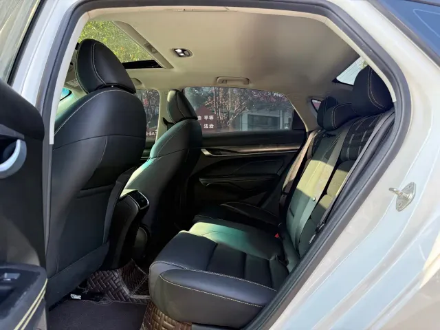 Geely Binrui — Фото автомобиля 12