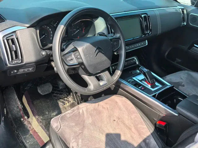 Citroen C6 — Фото автомобиля 4