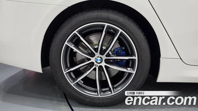 BMW 5 Series G30 — Фото автомобиля 6