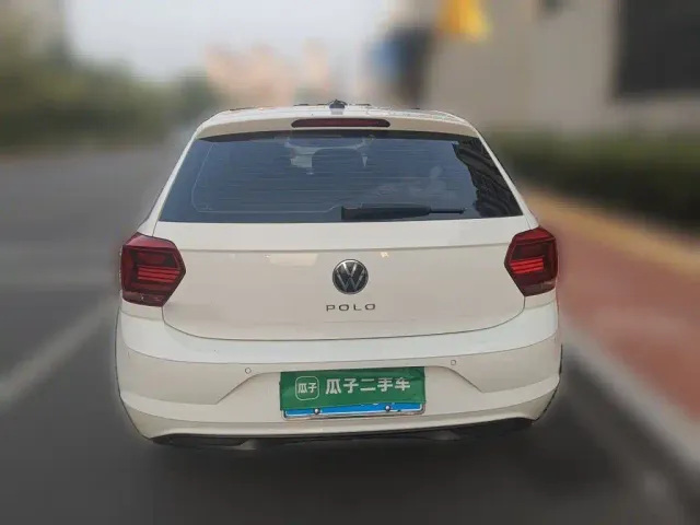 Volkswagen Polo — Фото автомобиля 3