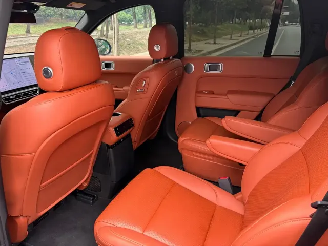 Li Auto L8 — Фото автомобиля 6