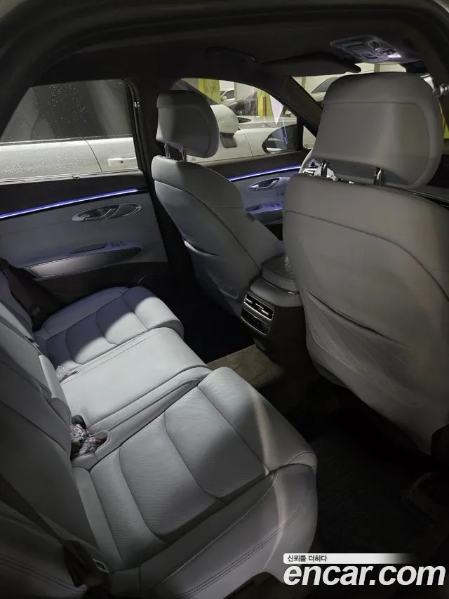 Genesis GV70 — Фото автомобиля 11