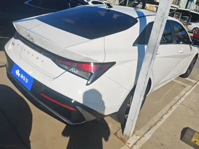Hyundai Elantra — Фото автомобиля 3