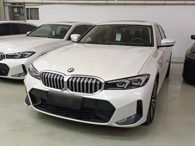 Фотография автомобиля — BMW 3 Series