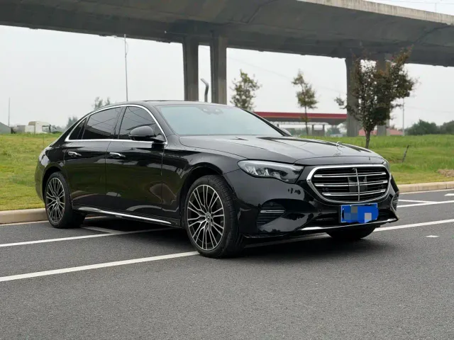 Mercedes-Benz E-Class — Фото автомобиля 7