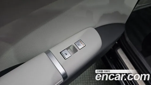 Hyundai Grandeur Grandeur (GN7) 2.5 Бензин 2WD — Фото автомобиля 29