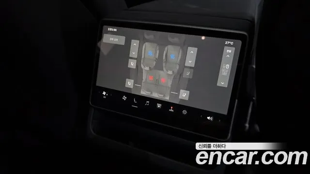 Tesla Model Y — Фото автомобиля 26