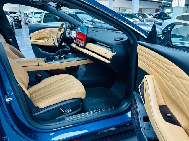 Geely Galaxy Xingyao 8 — Фото автомобиля 8