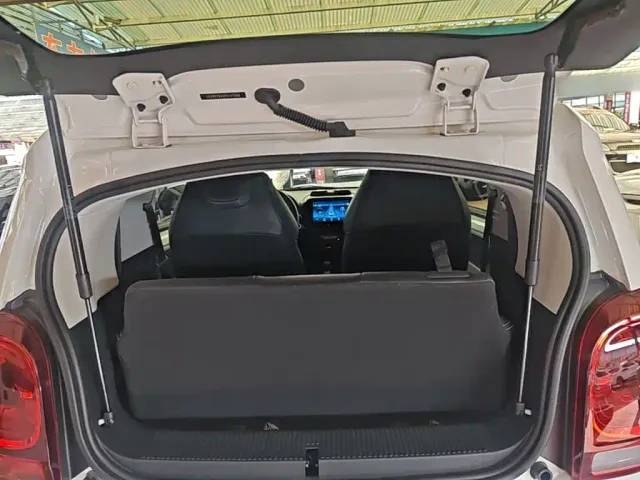 Roewe Clever — Фото автомобиля 18