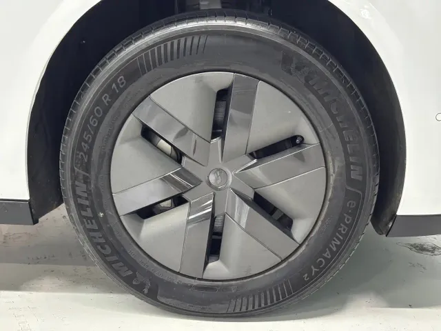Li Auto MEGA — Фото автомобиля 6