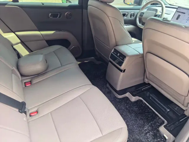 Li Auto i6 — Фото автомобиля 5