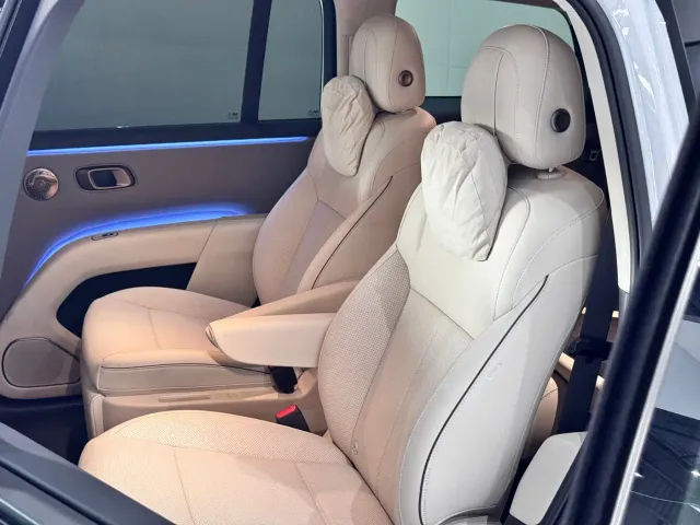 Li Auto i8 — Фото автомобиля 12
