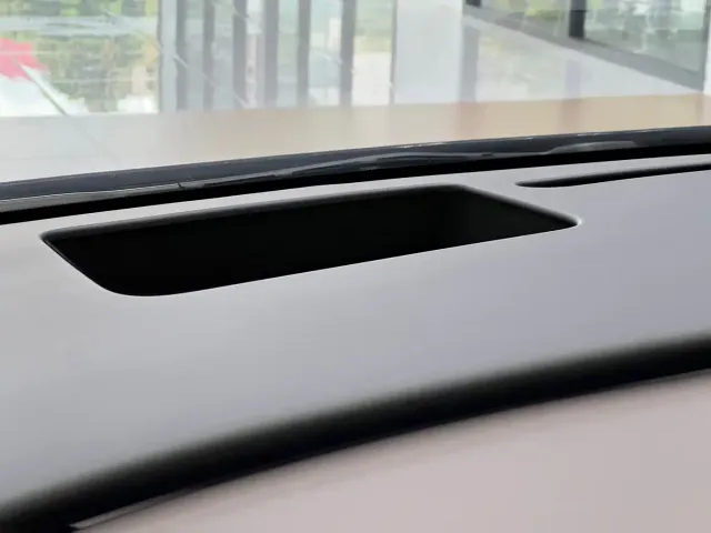 Li Auto i8 — Фото автомобиля 14