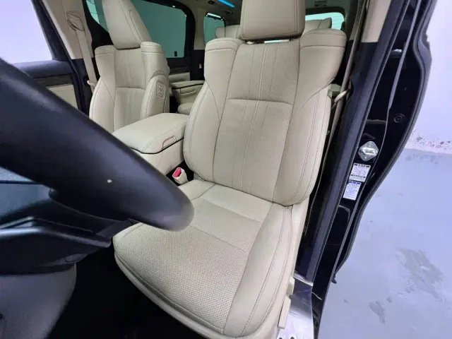 Toyota Vellfire — Фото автомобиля 4