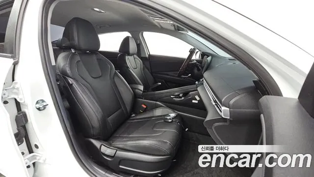 Hyundai Avante CN7 — Фото автомобиля 16