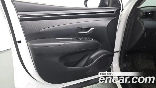 Hyundai Tucson Tucson (NX4) Бензин 1.6 турбо 2WD — Фото автомобиля 24