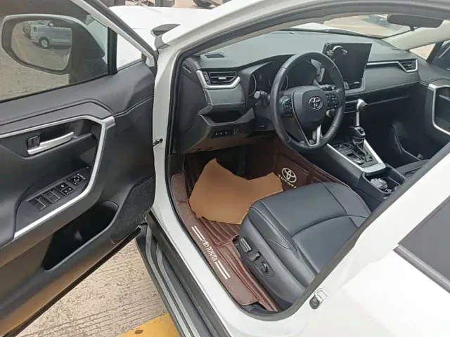 Toyota Wildlander — Фото автомобиля 15