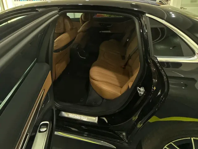 Mercedes-Benz E-Class — Фото автомобиля 9