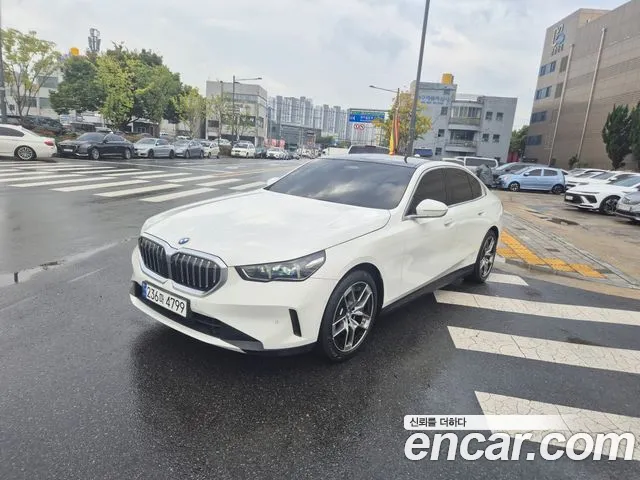 BMW 5 Series — Фото автомобиля 2