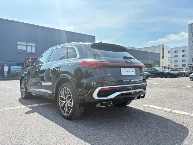 Audi Q5L — Фото автомобиля 7