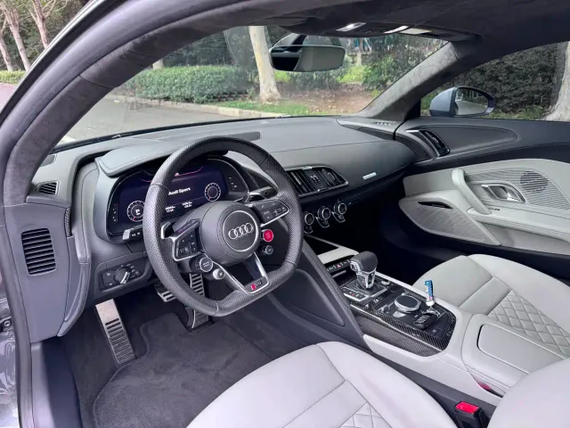 Audi R8 — Фото автомобиля 6