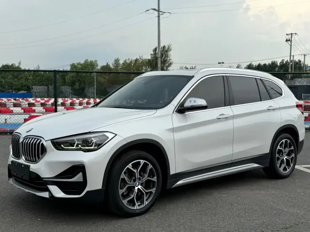 Фотография автомобиля — BMW X1