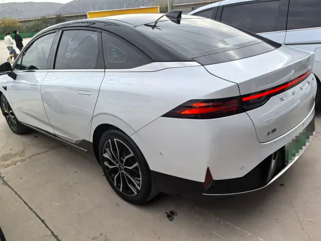 Xpeng P5 — Фото автомобиля 4