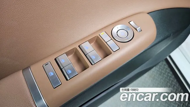 Hyundai Grandeur GN7 — Фото автомобиля 29