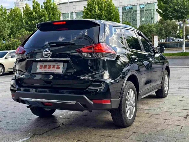Nissan X-Trail — Фото автомобиля 10