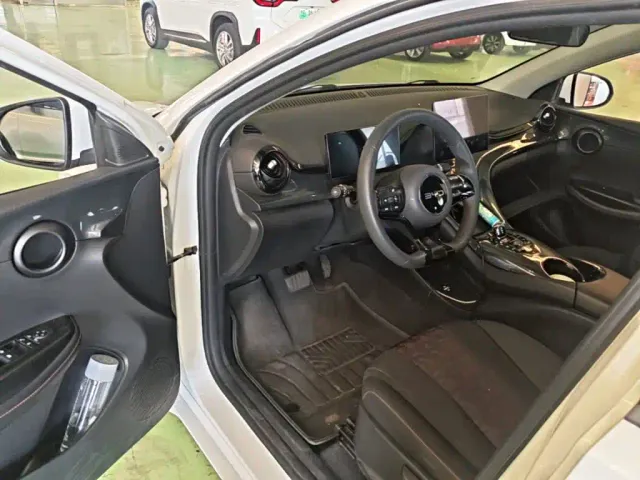 BYD e2 — Фото автомобиля 15