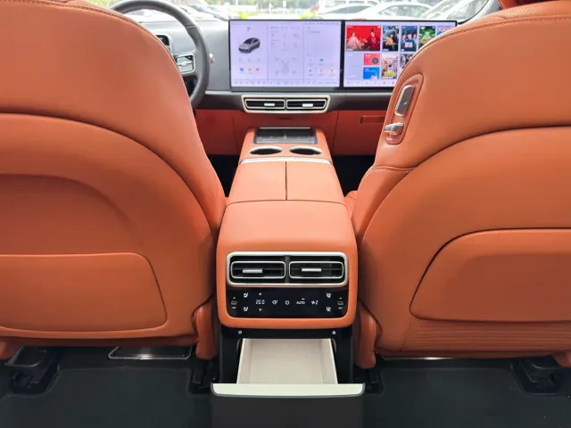 Li Auto L7 — Фото автомобиля 20