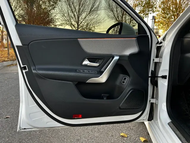Mercedes-Benz A-Class — Фото автомобиля 25