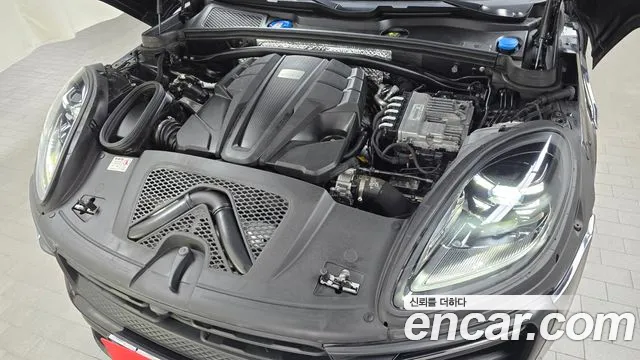 Porsche Macan — Фото автомобиля 6