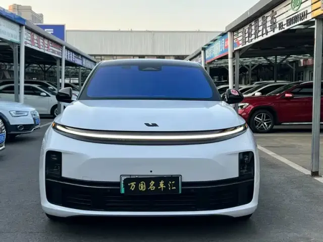 Li Auto L7 — Фото автомобиля 2