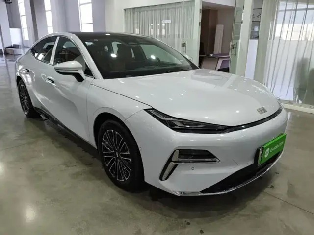 Geely Galaxy Xingyao 8 — Фото автомобиля 3